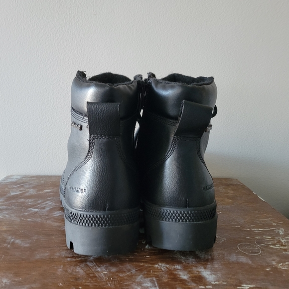 BRAND NEW ELEMENTS waterproof boots made with leather and thinsulate - Picture 4 of 8